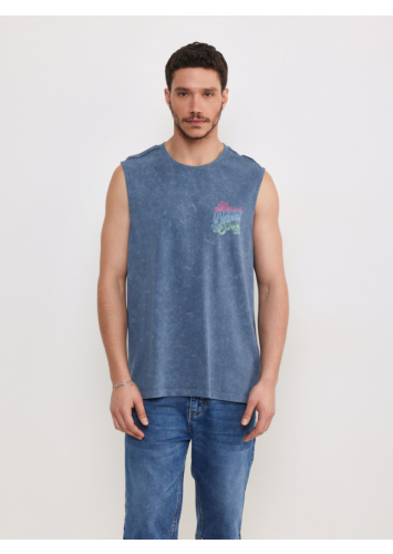 גופייה שטופה עם דפוס MAUI