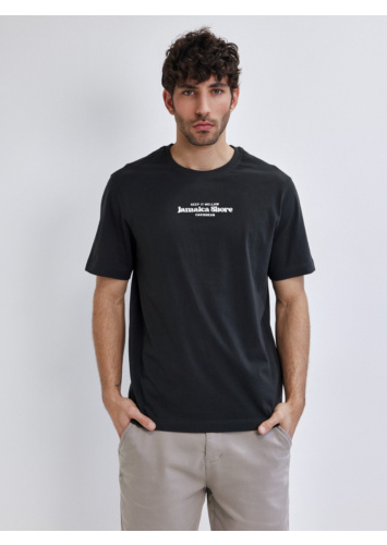 טישרט עם דפוס