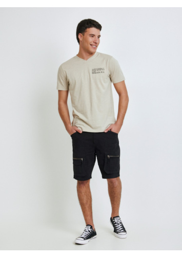 טישרט סלאב עם דפוס וי