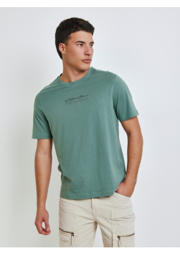 טישרט עם דפוס