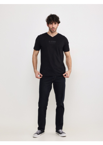 טישרט סלאב עם דפוס וי