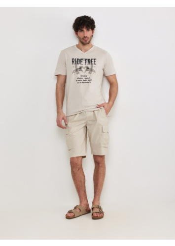 טישרט סלאב עם דפוס וי