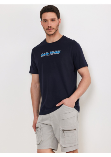 טישרט עם דפוס