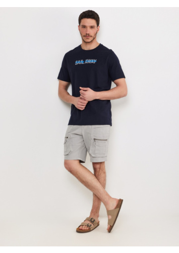 טישרט עם דפוס