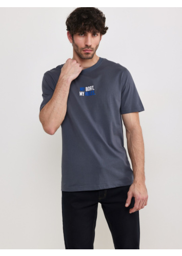 טישרט עם דפוס