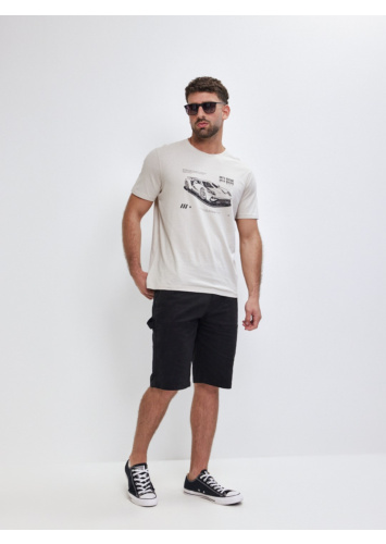 טישרט עם דפוס דיגיטלי