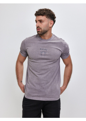 טישרט שטופה עם דפוסים