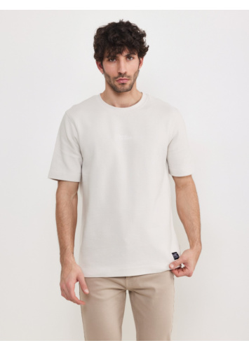 טישרט טקסטורה עם רקמה