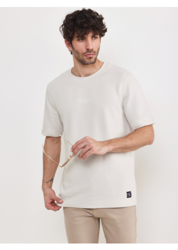 טישרט טקסטורה עם רקמה