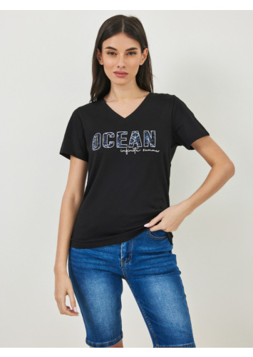 טי קרוליין מחשוף V