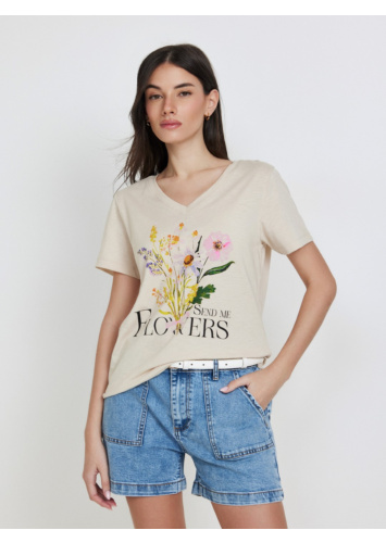 טי קרוליין מחשוף V