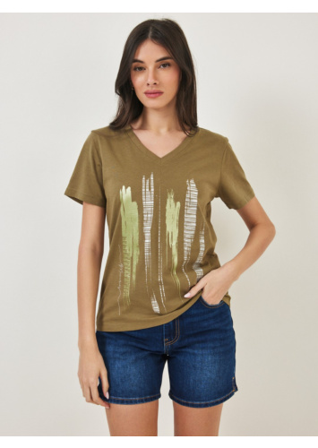 טי קרוליין מחשוף V