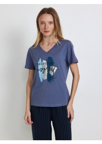 טי קרוליין מחשוף V