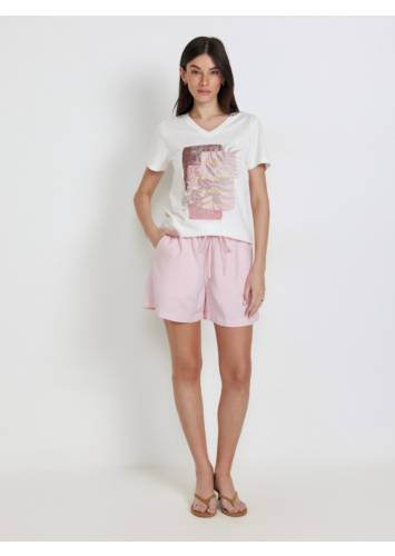 טי קרוליין מחשוף V