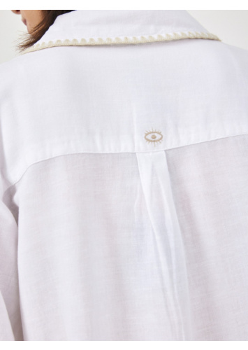 חולצה לבנה רקומה