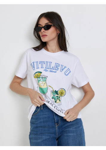 טי עם רקמה ודפוס