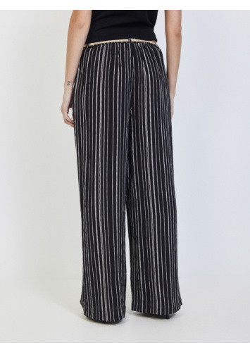 מכנס פסים עם חגורה