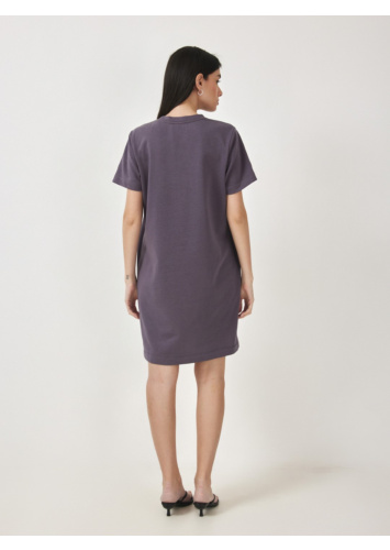 שמלת T אבנים