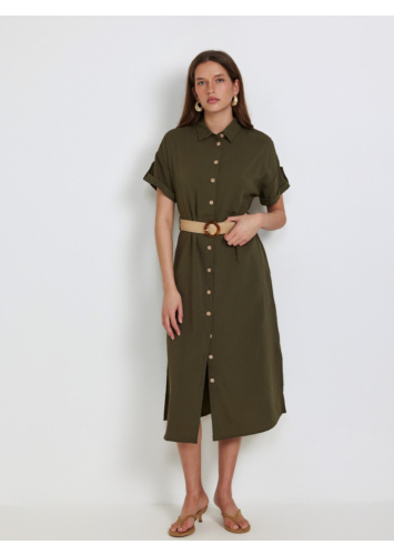 שמלת כפתרה עם חגורה