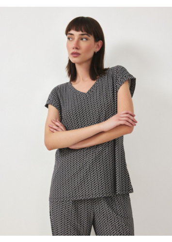 חולצת קימונו צווארון V