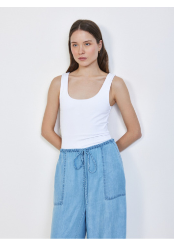 גופיה אלגנטית