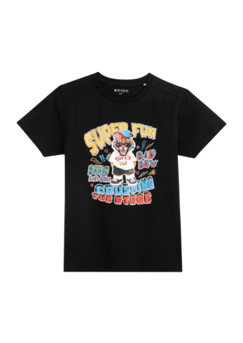 טי לייקרה עם מדבקה