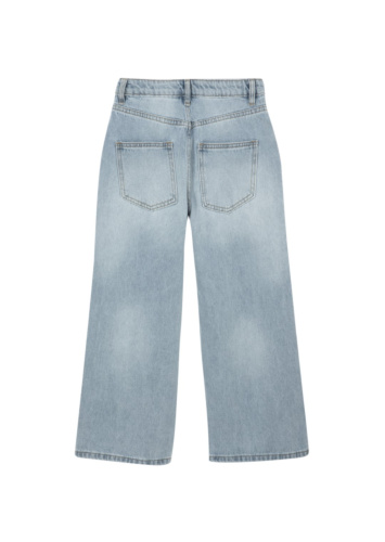 ג'ינס בהיר מתרחב