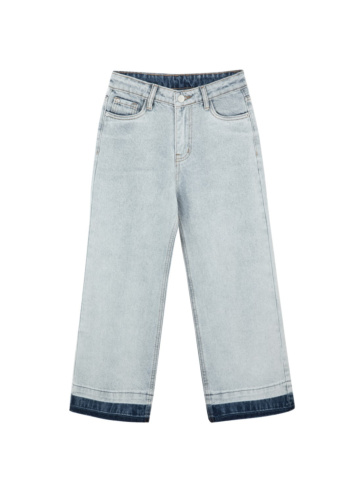 ג'ינס עם מכפלת שטופה