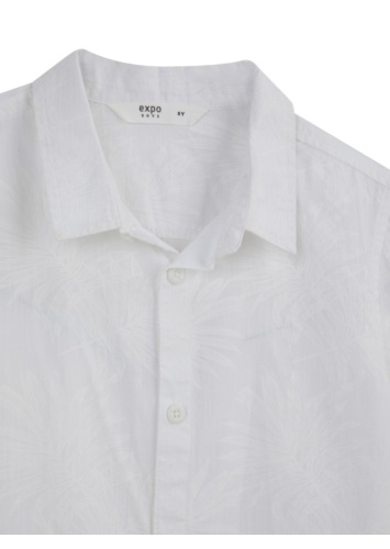 חולצת אריג לבן על לבן