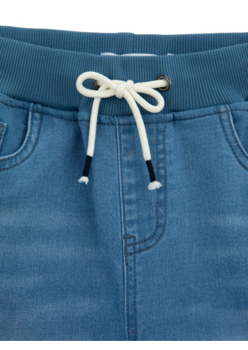 ברמודה ג'ינס עם חגורת ריב