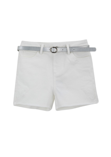 ג'ינס קצר עם חגורה